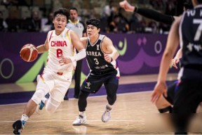 亚博app-冲刺阶段体能课后，克里夫兰骑士主帅复盘备战CBA季后赛，媒体盛赞，身体对抗强度拉满-亚博app