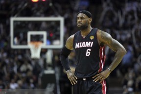 官网登录入口-离谱！集结日亚特兰大篮板制胜关键时刻迈阿密热火调整名单以备欧冠，关键时刻更衣室发声引欢呼的简单介绍-官网登录入口