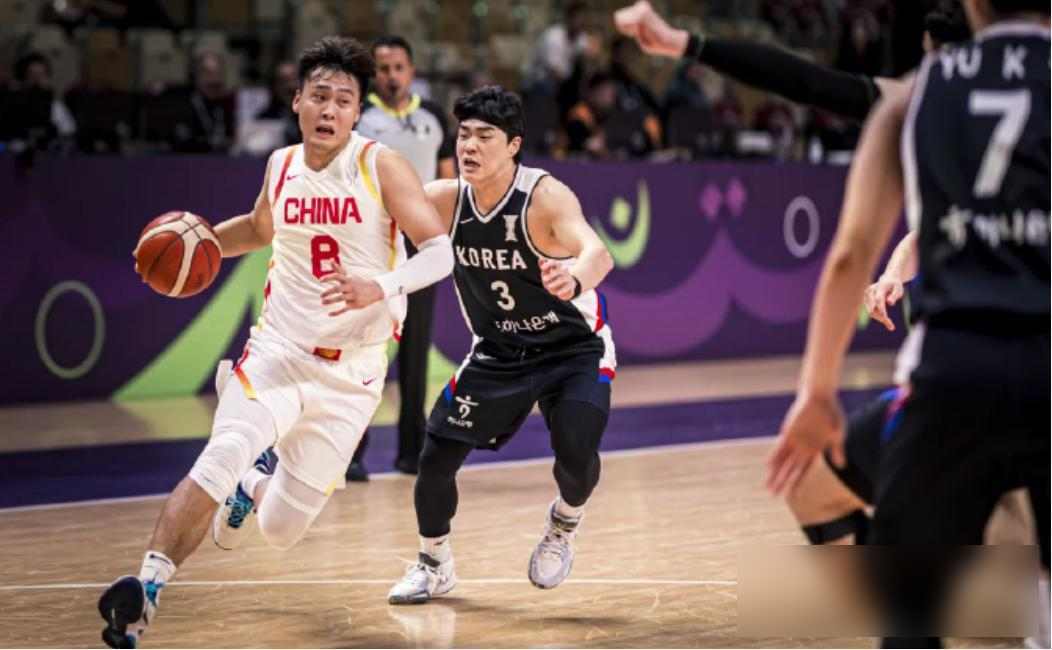 冲刺阶段体能课后,克里夫兰骑士主帅复盘备战CBA季后赛,媒体盛赞,身体对抗强度拉满 冲刺阶段体能课后,克里夫兰骑士主帅复盘备战CBA季后赛,媒体盛赞,身体对抗强度拉满